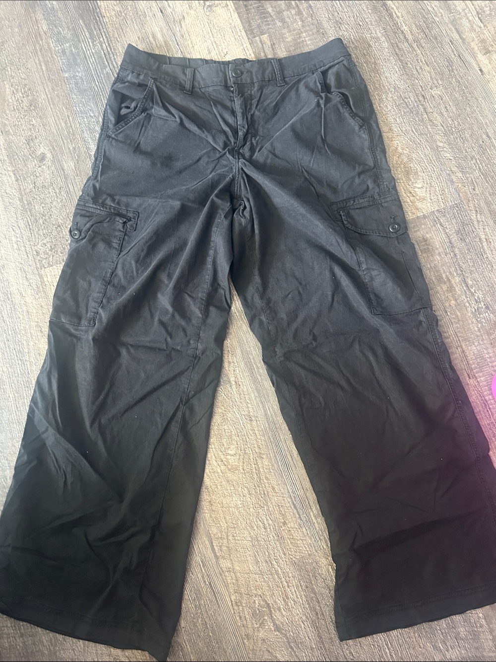 American Eagle Outfitters Black Cargo Pants with Side Pockets